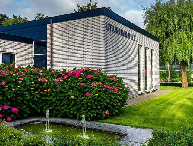 Grote Loopkoets naar Uitvaartcentrum Texel.