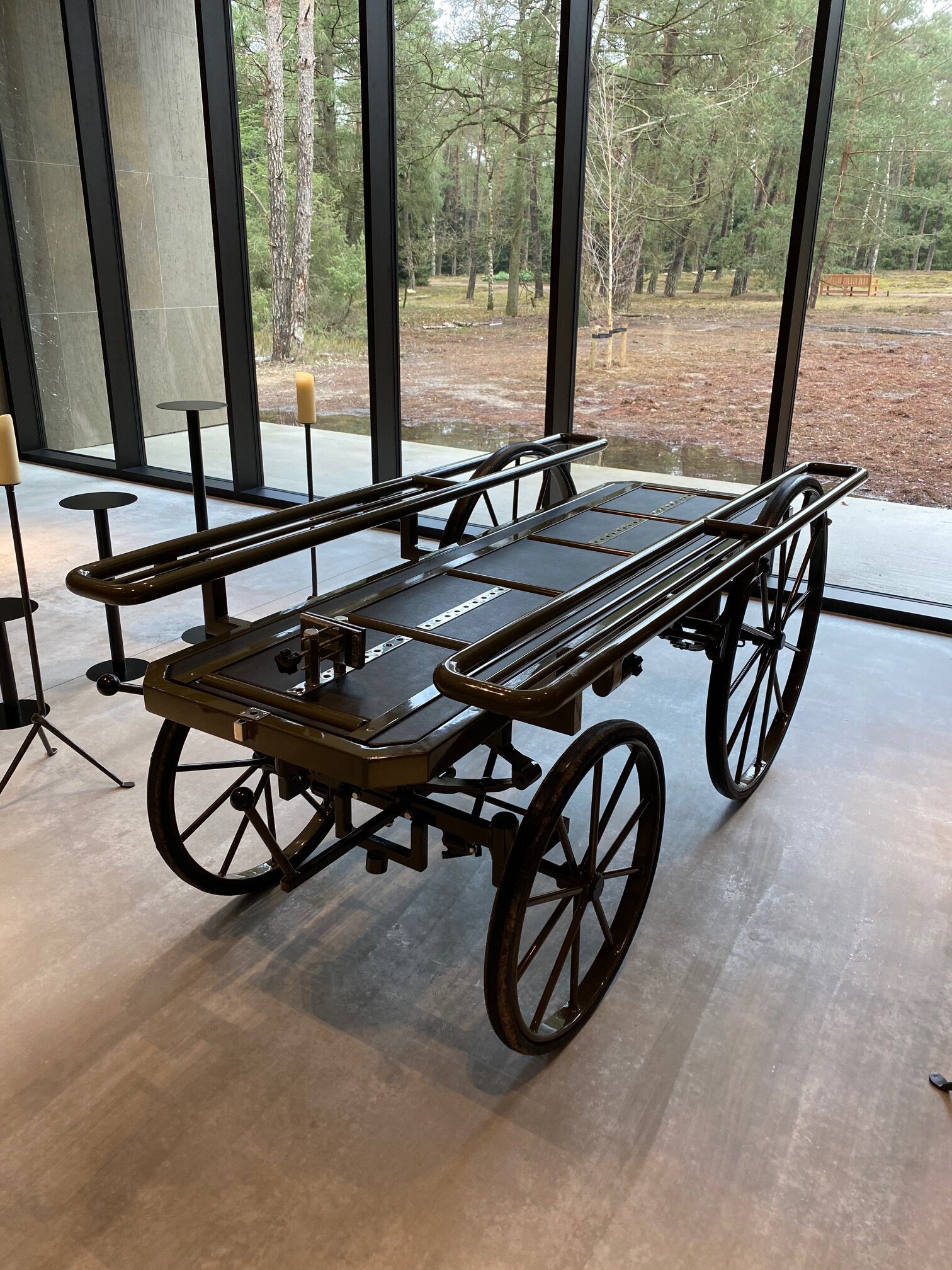 Loopkoets naar Nationale Veteranen Begraafplaats