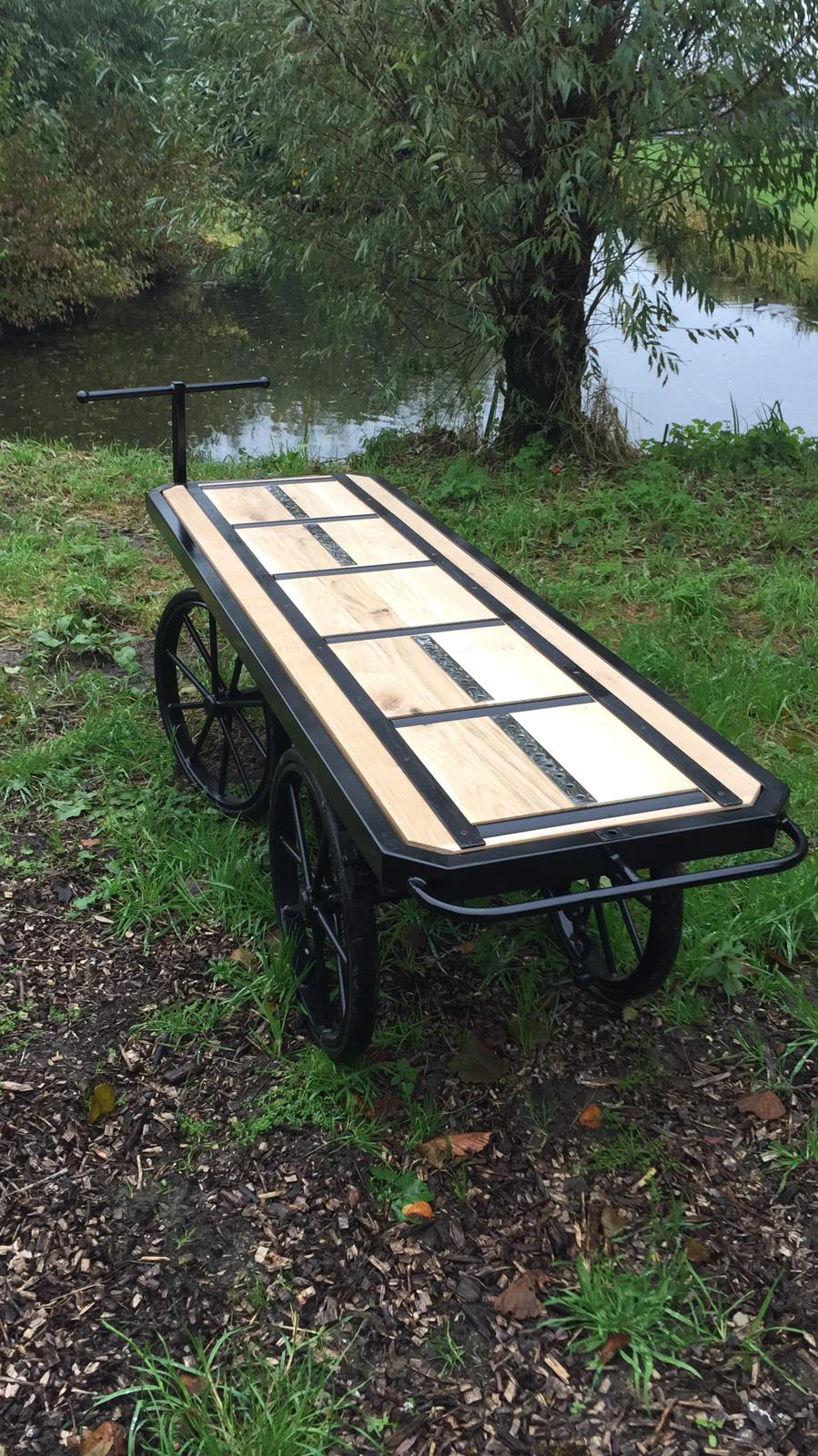 Loopkoets naar Landschaps-begraafplaats Ulestraten (L).